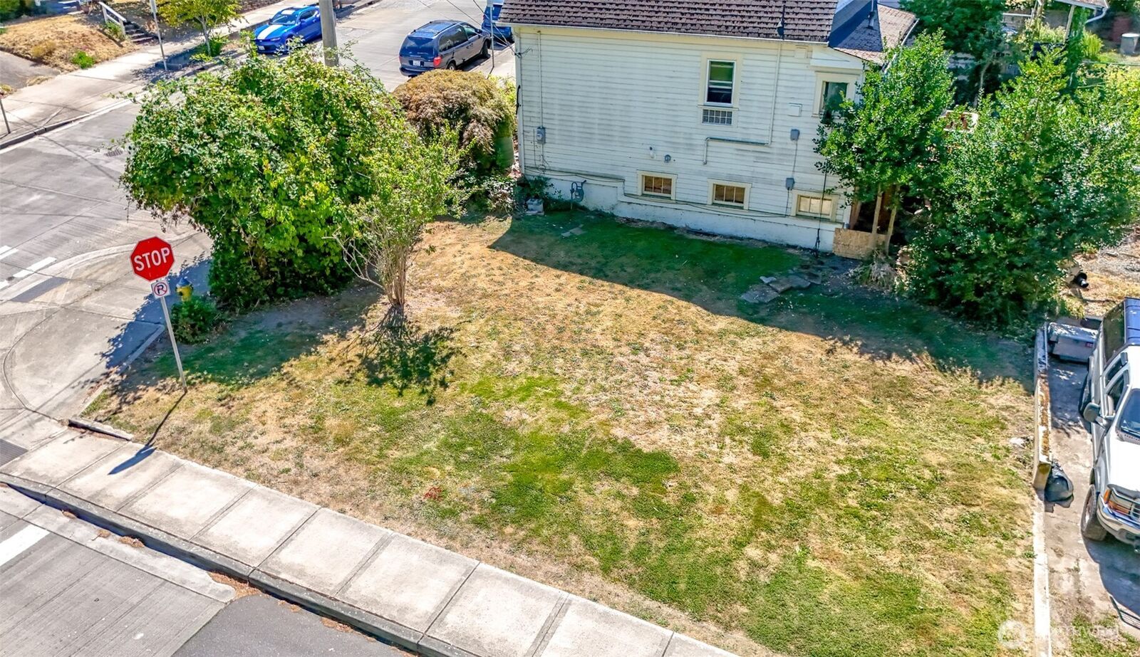 Property Photo: 1211 Pacific Ave WA 98337