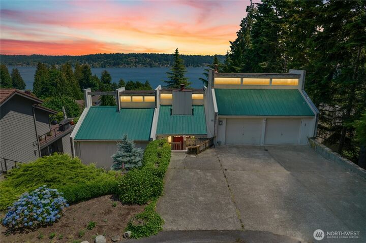 Property Photo:  2838  170th Avenue SE  WA 98008 