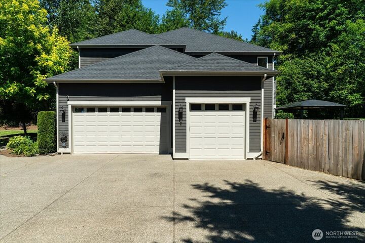 Property Photo:  19735  183rd Way SE  WA 98058 