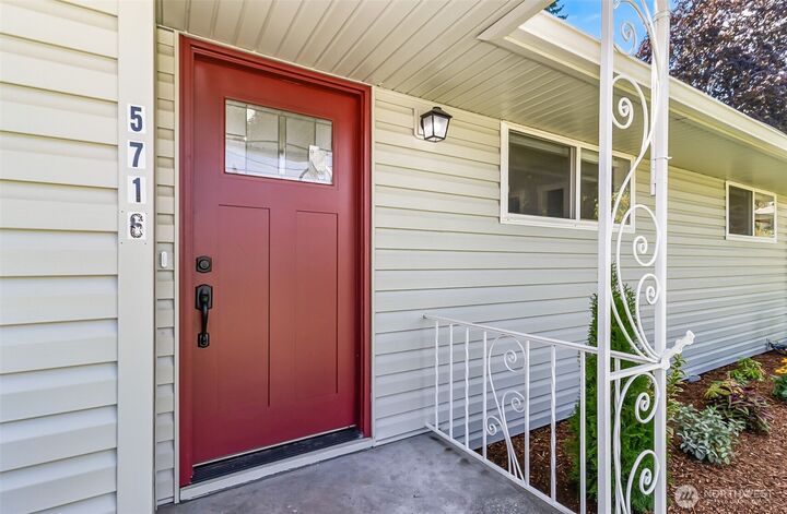 Property Photo: 5716 75th Place NE WA 98270