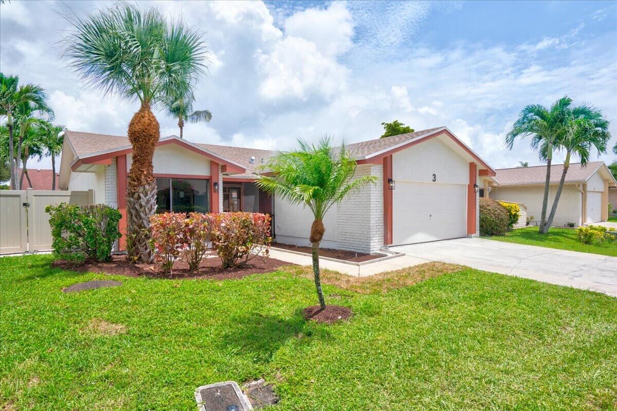 Property Photo:  3 Fawlkland Circle  FL 33426 