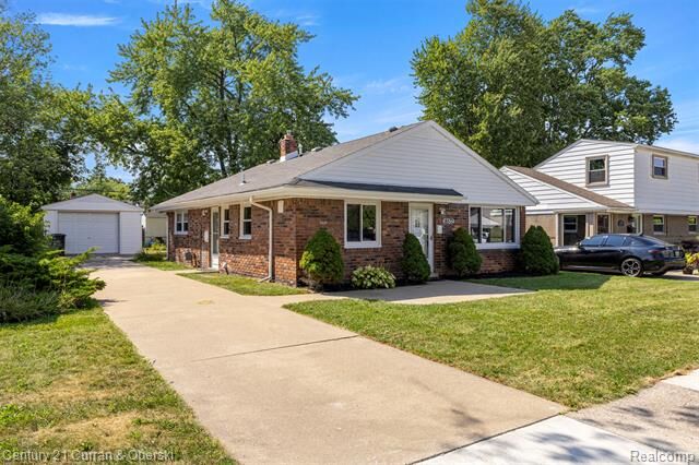 Property Photo: 18572 Hinton Street MI 48193