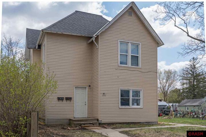Property Photo:  1531 N 2nd Street  MN 56001 