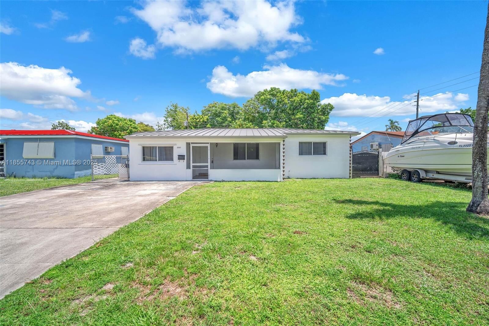 Property Photo: 3241 SW 66th Ave FL 33023