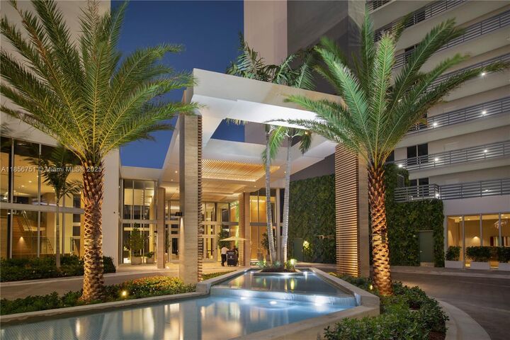 Property Photo: 16385 Biscayne Blvd 2806 FL 33160