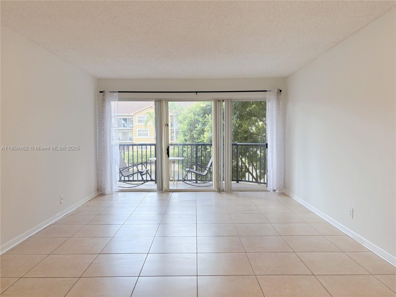 Property Photo: 9055 Wiles Rd 204 FL 33067
