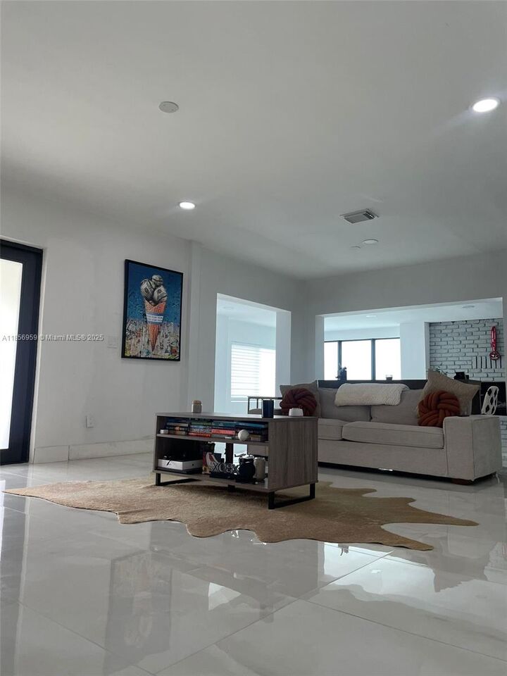 Property Photo: 18441 NE 21st Ave FL 33179