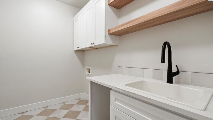 Property Photo:  3746 Scout Street  WA 99352 