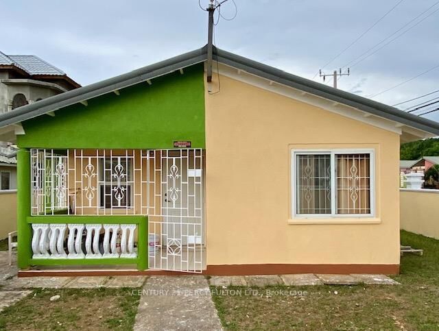 Property Photo:  2 Moltan Close E