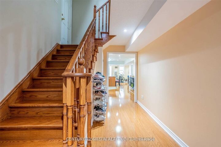 Property Photo:  41 Attview Crescent  ON L6P 2R6 