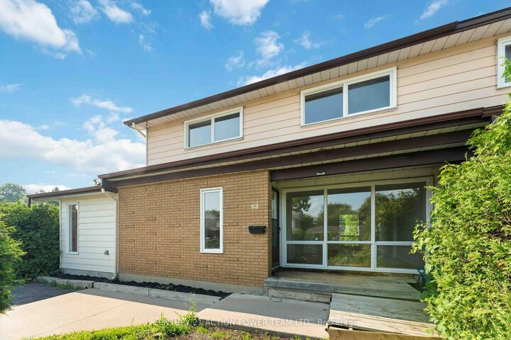 Photo de la propriété:  63 Chesterton Drive  ON K2E 5T4 