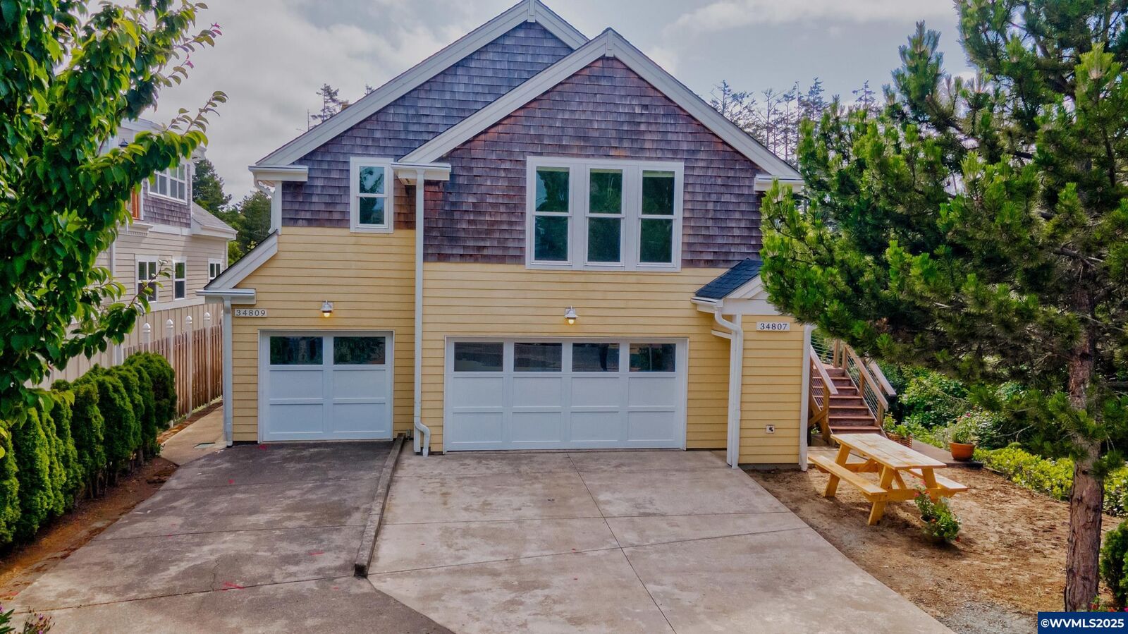 Property Photo:  34809 Necarney Bl  OR 97130 