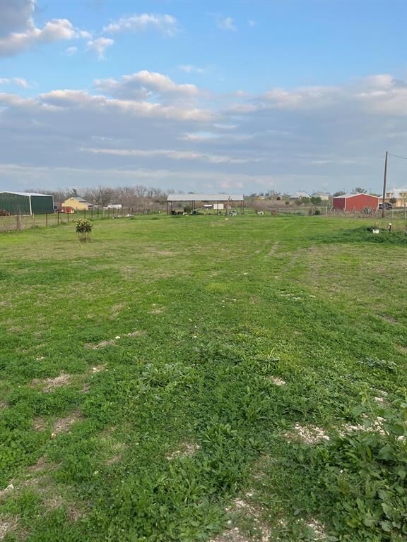 Property Photo: 5102 Turnersville Road TX 78610