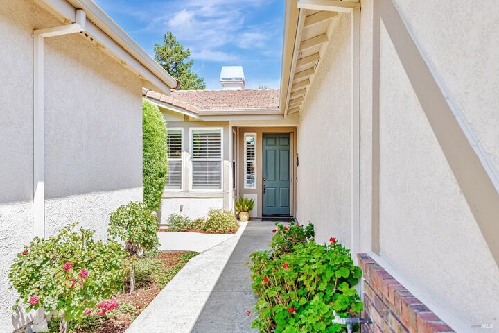 Property Photo:  340 San Carlos Way  CA 94945 