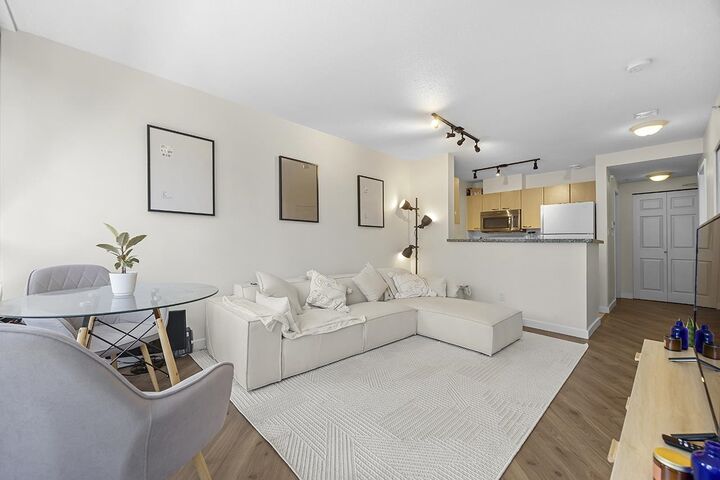 Property Photo:  1420 W Georgia Street 1601  BC V6G 3K4 
