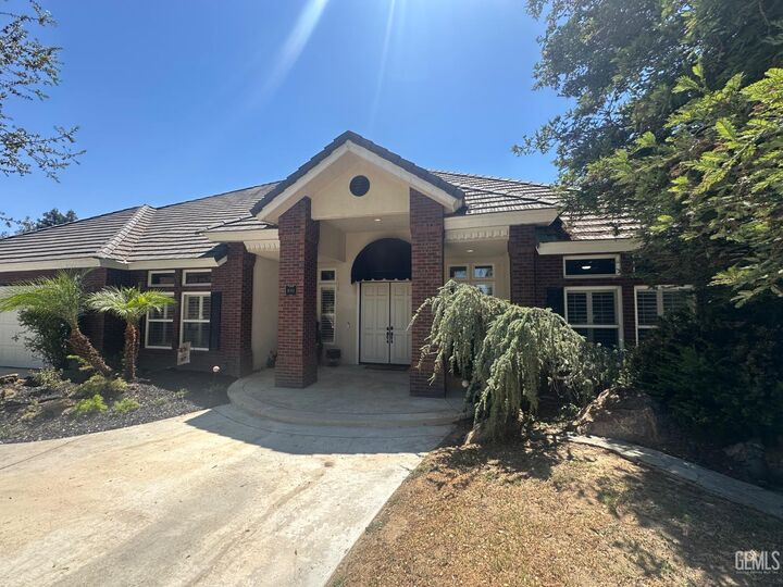 9003 Forest Oaks Court  Bakersfield CA 93312 photo
