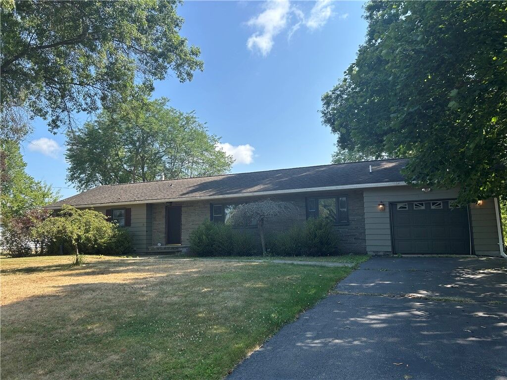 Property Photo:  33 Suburban Drive  NY 14903 