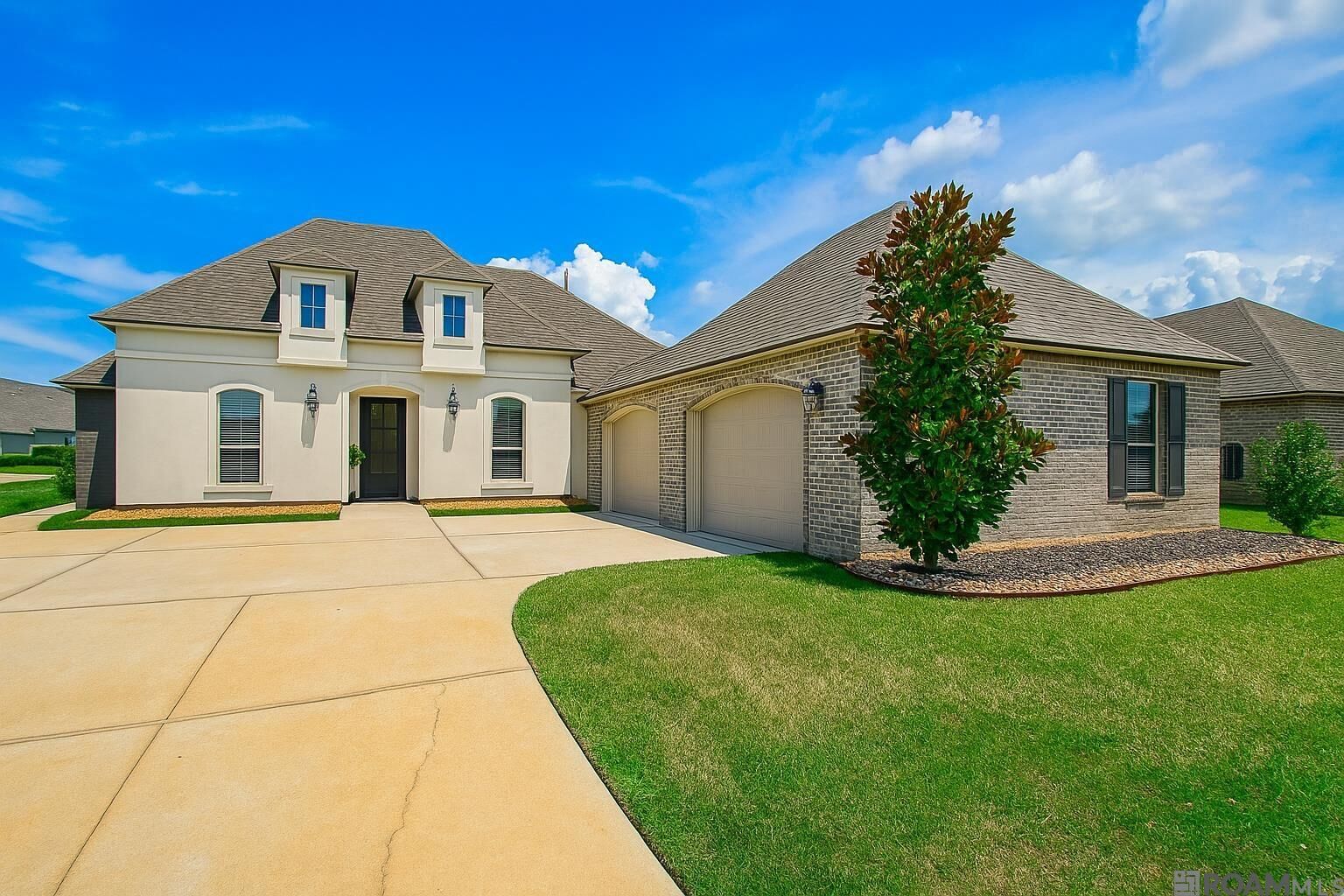 Property Photo:  4744 Trial Dr  LA 70710 