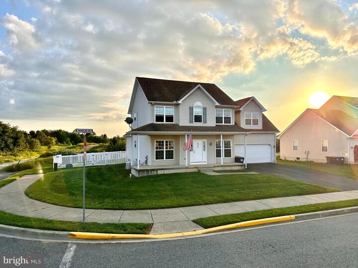 Property Photo:  832 Woodline Drive  DE 19709 