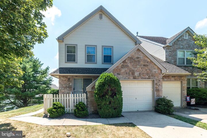 106 Larkspur Court  Chalfont PA 18914 photo