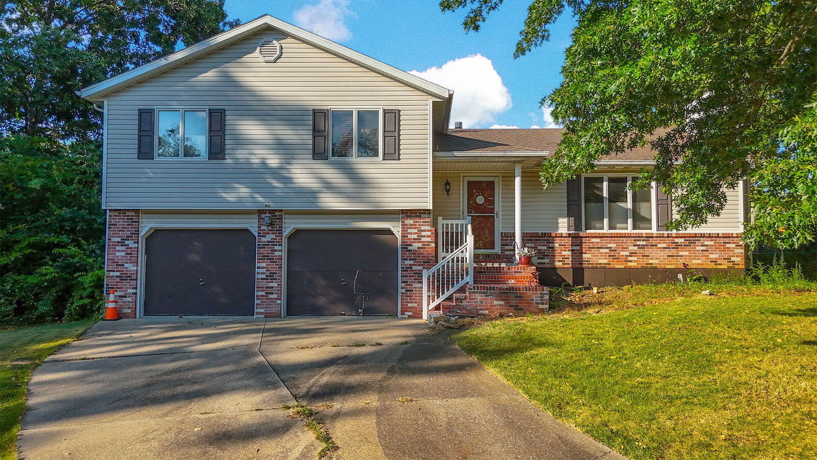 Property Photo: 817 Cypress Ln MO 65203