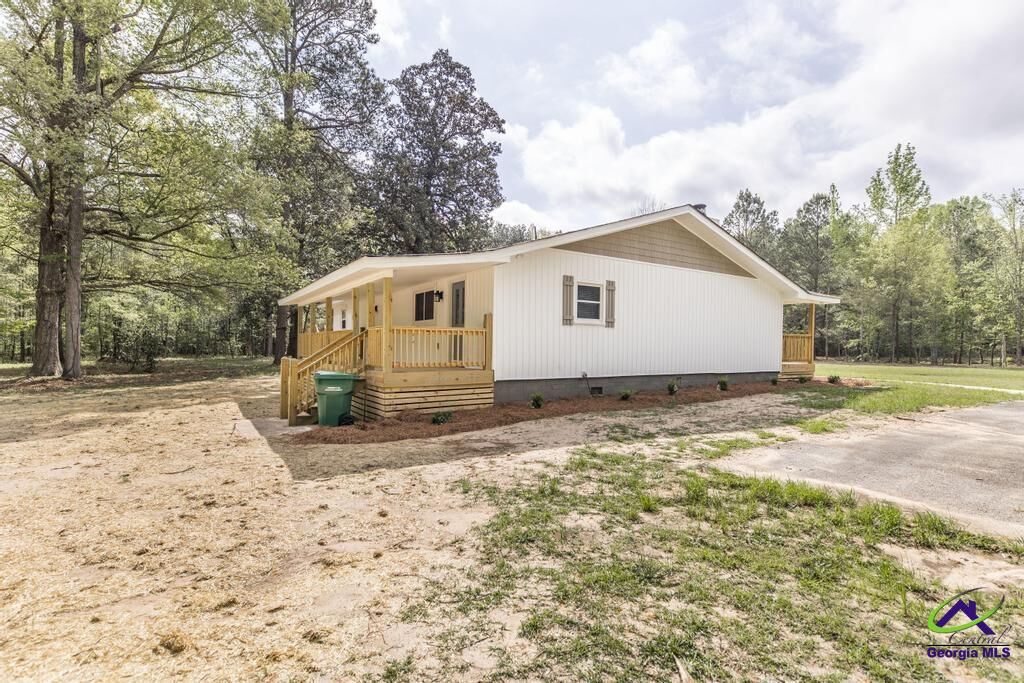 Property Photo: 103 Waldorf Drive GA 31069