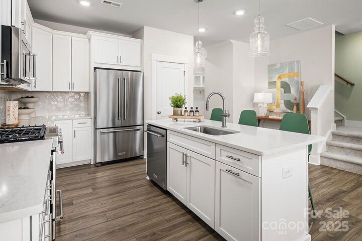 Property Photo: 3109 Finchborough Court 213 NC 28269
