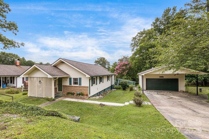 141 Macedonia Road  Asheville NC 28804 photo
