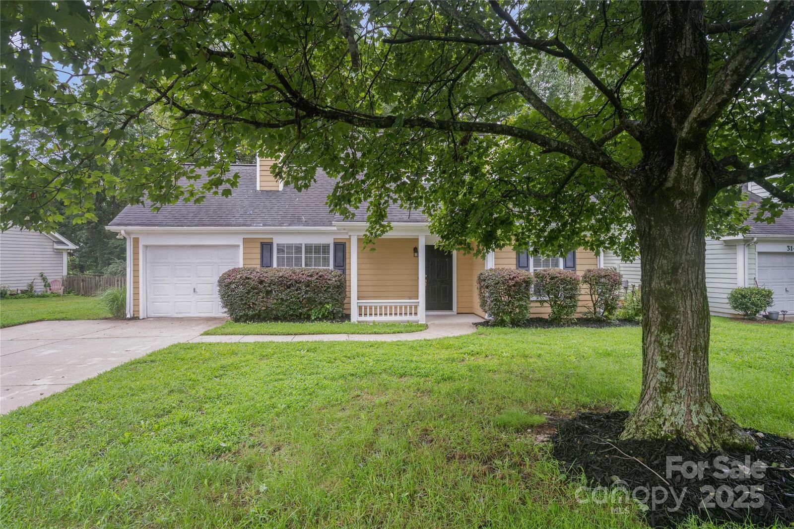 Property Photo: 306 Cedarcroft Drive NC 28115
