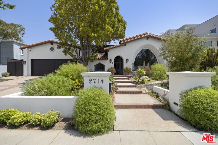 2714 Forrester Dr  Los Angeles CA 90064 photo