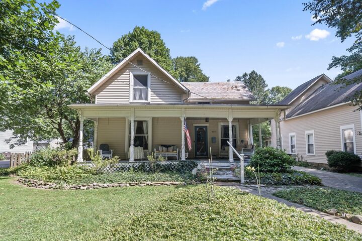 430 W Broadway  Granville OH 43023 photo