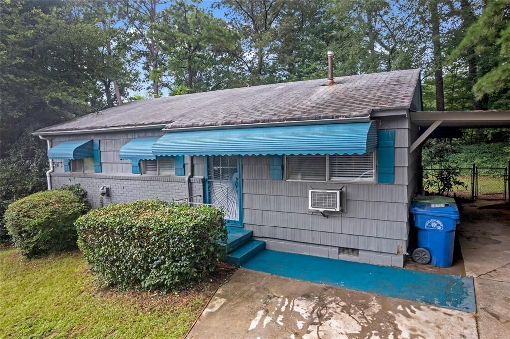 Property Photo:  2223 Ajax Drive NW  GA 30318 