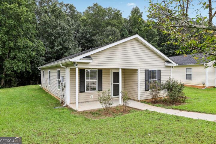 Property Photo: 3645 Ten Oaks Circle GA 30127