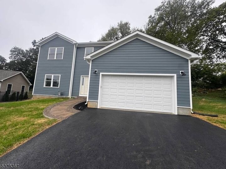 Property Photo:  9 Heather Hill Rd  NJ 07882 
