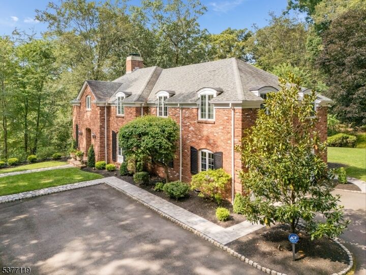 Property Photo: 10 Farview Dr NJ 08801