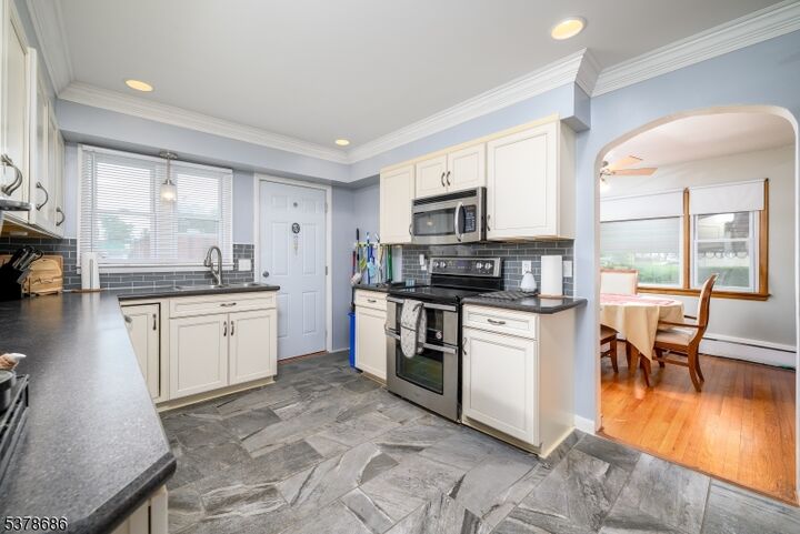 Property Photo:  10 Mary Ave  NJ 08863 