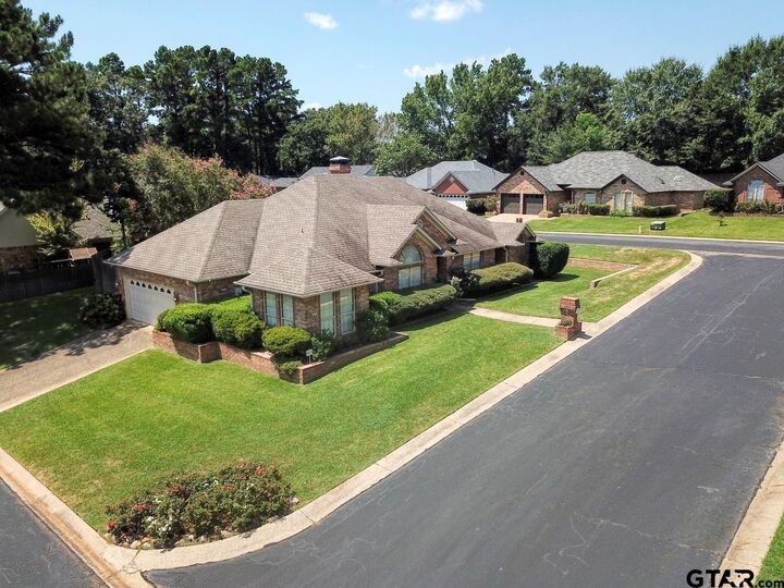 Property Photo:  303 Amesbury Place  TX 75703 