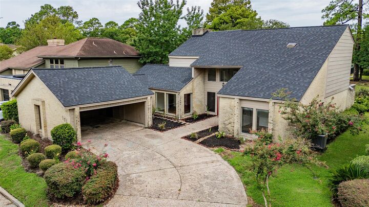 Property Photo: 175 Old Bridge Lake TX 77069