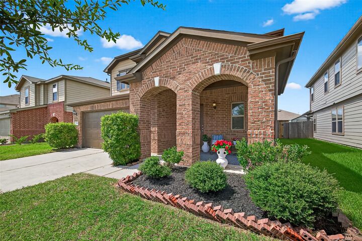 Property Photo: 2610 Cabin Cove Lane TX 77038