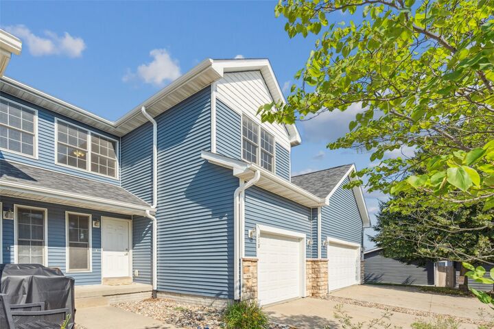 Property Photo:  513 E 4th Street  IA 50124 