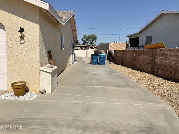Property Photo: 501 McCulloch Blvd AZ 86406