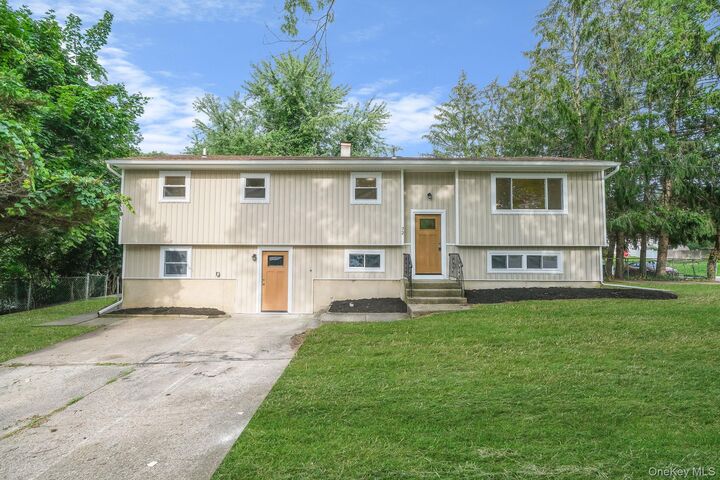 72 Radburn Drive  Farmingville NY 11738 photo