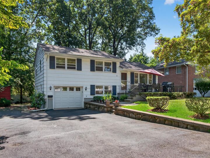 Property Photo:  2 Beech Road  NY 10901 