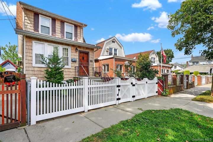 Property Photo:  329 Revere Avenue  NY 10465 