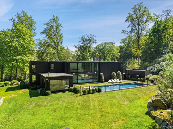 Property Photo:  147 Mianus River Road  NY 10506 