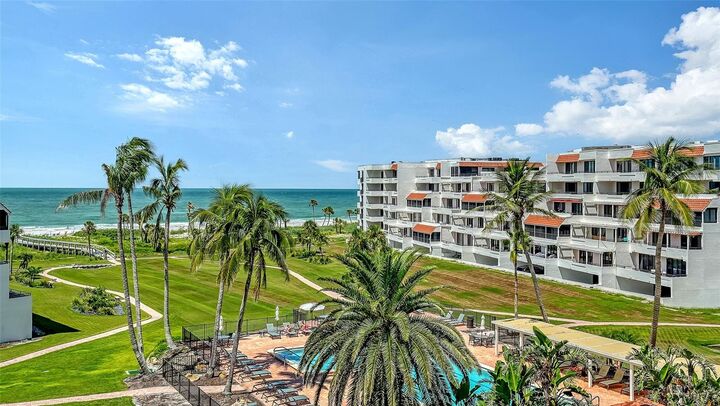 Property Photo:  1445 Gulf Of Mexico Drive 404  FL 34228 