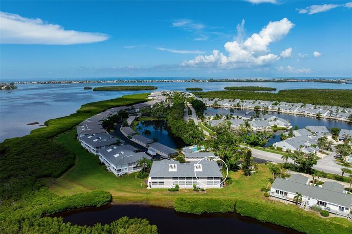 Property Photo:  1103 Edgewater Circle 1103  FL 34209 