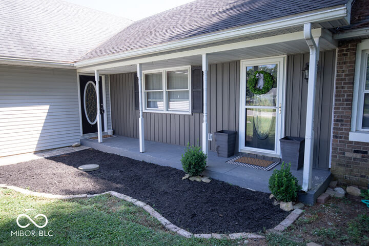 Property Photo: 1735 E Lois Lane IN 47265