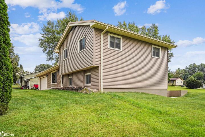 Property Photo:  209 Wilson Street  IA 50141 