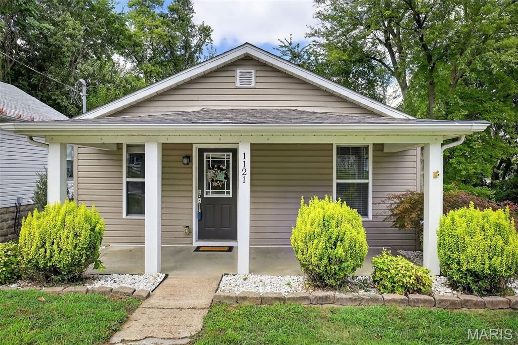 Property Photo: 1121 Hall Street MO 63301